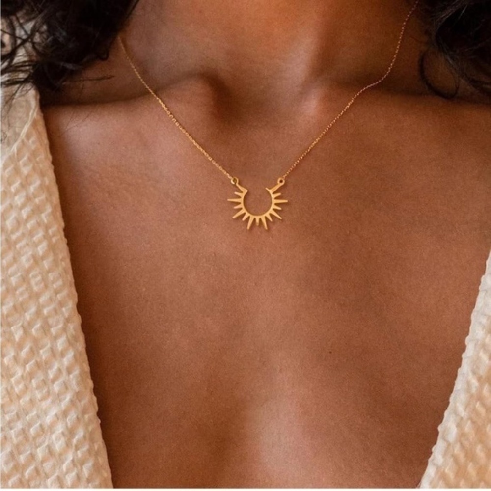 GOLD 18k Gold Plated Sun Pendant Charm Necklace
